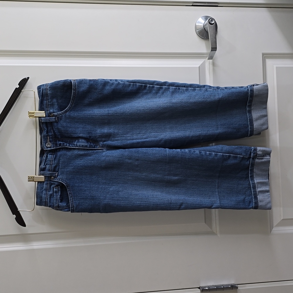 Gloria Vanderbilt Blue Jean Capri's Size 6‎